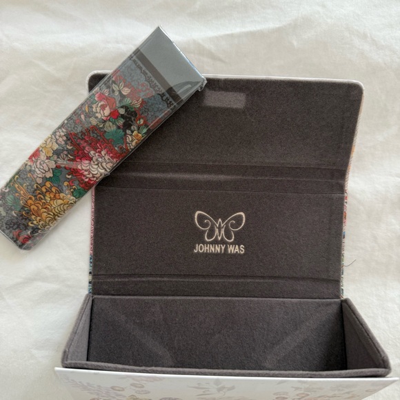 Johnny Was Floral Sunglasses Case - Picture 4 of 5